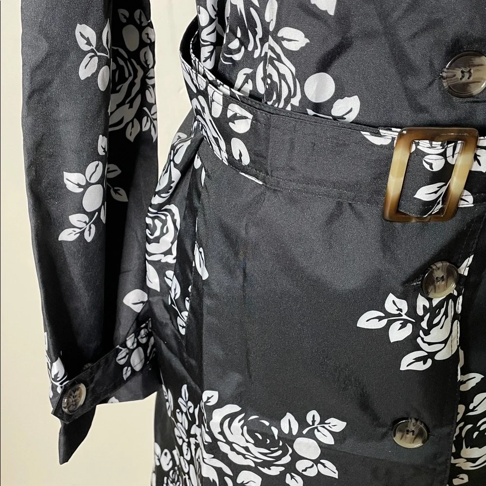 Capelli New York black and white floral print hooded RainTrench Coat - Picture 4 of 16
